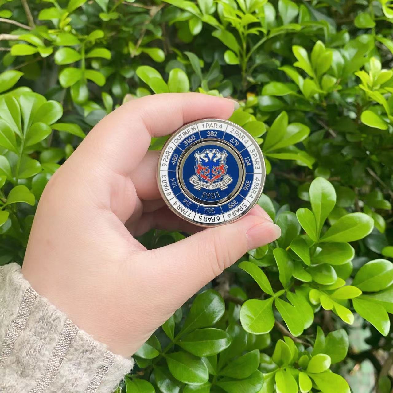 Dongguan Customized Cast Zinc Alloy Metal Enamel Golf Products 40/42/45mm Sundial Yardage Grid Magnetic Poker Chip Ball Marker