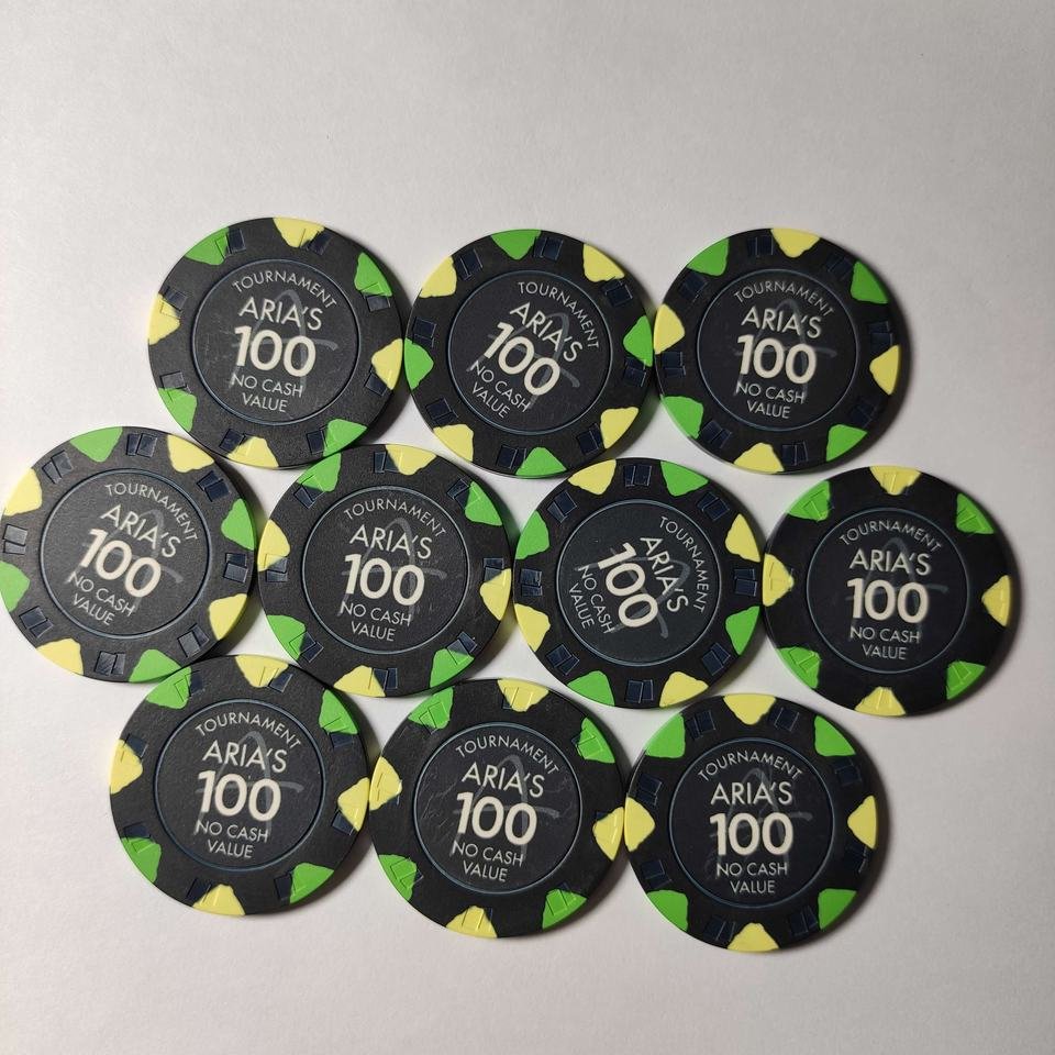 Casino quality clay poker chip with customised colour and logo in lay 14 gm casino chip