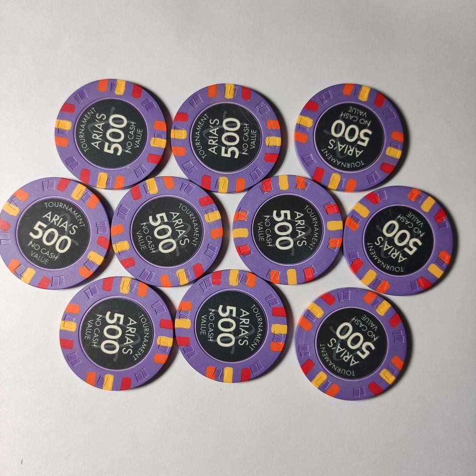 Casino quality clay poker chip with customised colour and logo in lay 14 gm casino chip