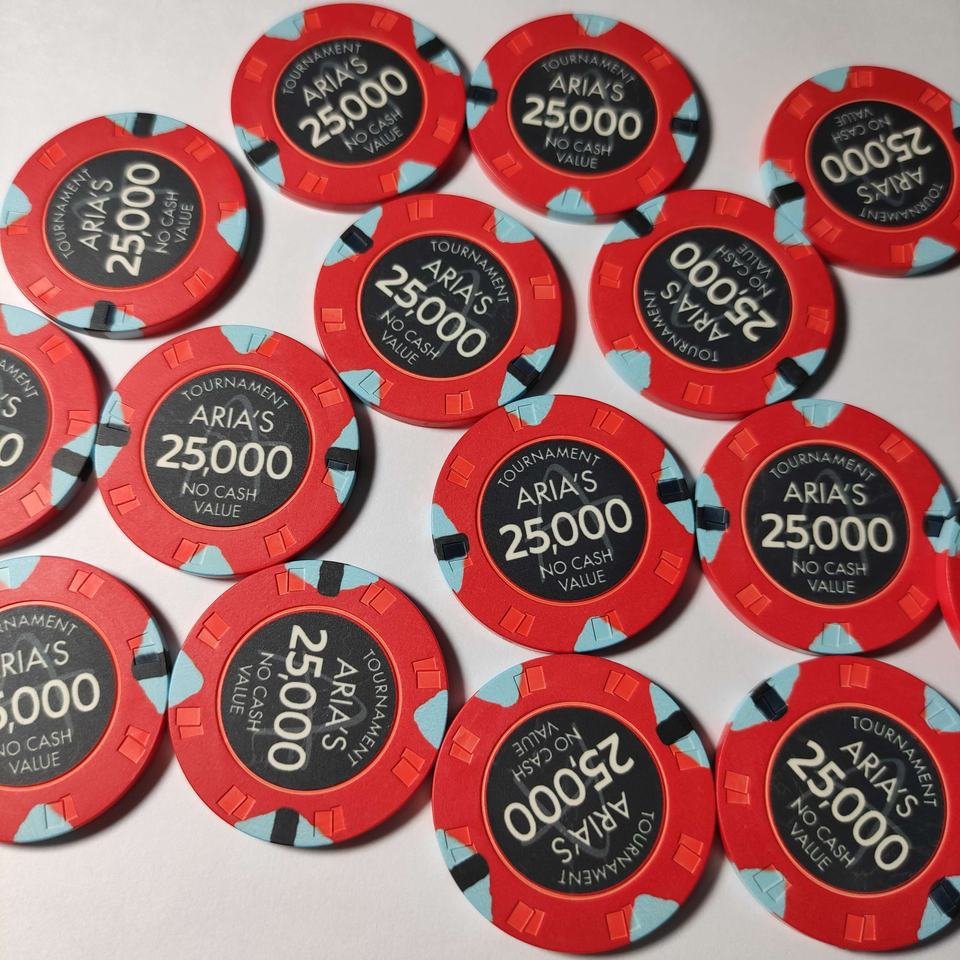 Casino quality clay poker chip with customised colour and logo in lay 14 gm casino chip