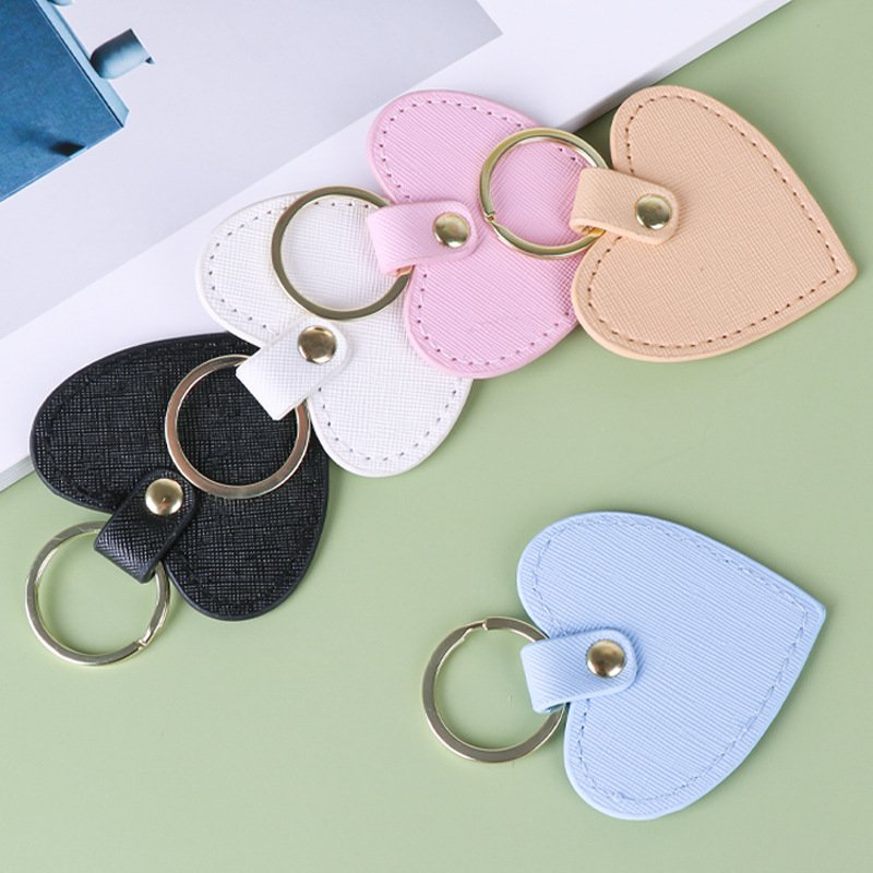 Custom leather keychains fashion accessories car key holder creative sublimation keychain luxury cute heart pu leather keyrings