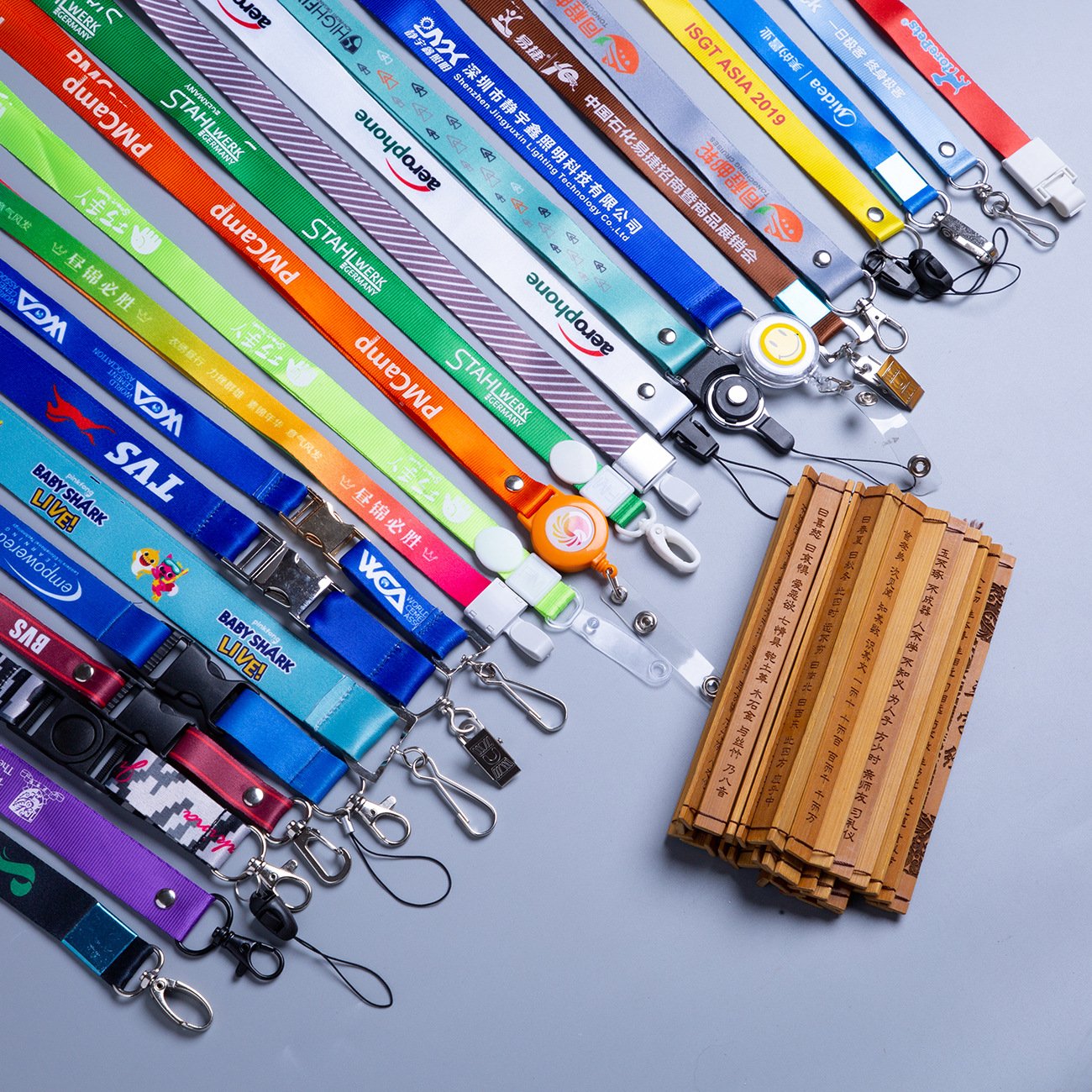 Kpop characters TWICE lanyards Korean idol Stray Kids Ateez Twice lanyards gifts for kpop fans mobile phone accessories in bulk