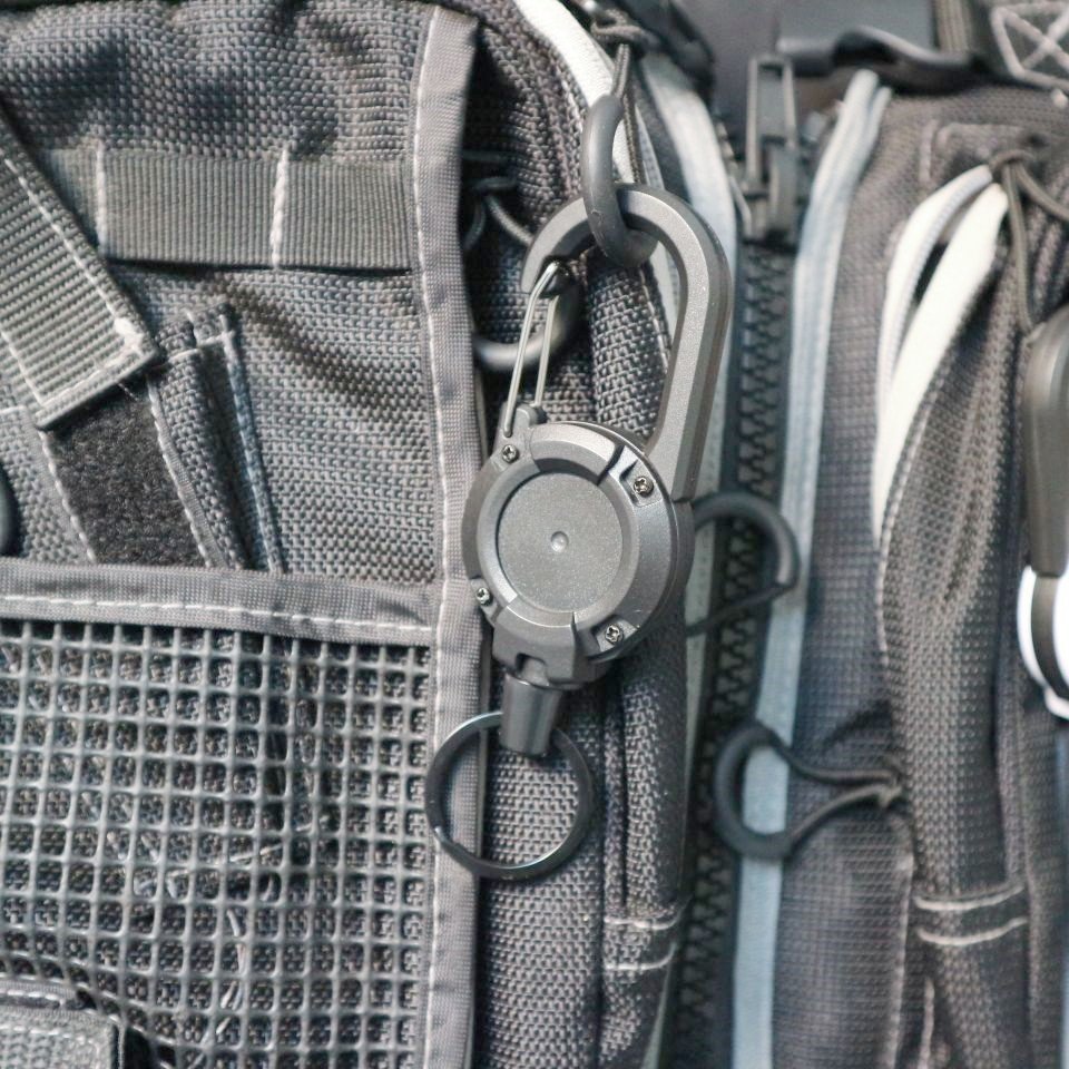 Retractable Keychain Heavy Duty Carabiner Badge Holder, Tactical ID Badge Reel with 60cm Steel Retractable Cord
