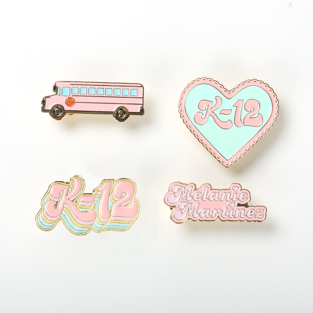 Golden Supplier China Personalized Cheap Custom Made Metal 3D Holder Beautiful Colorful Lapel Pin Badge