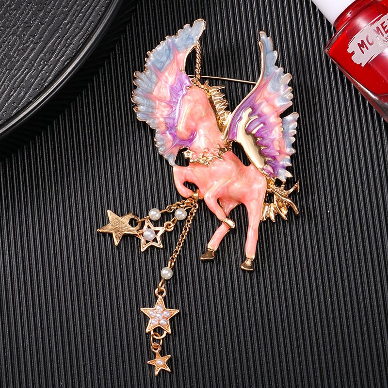 Hot Sales gold custom metal gold enamel animal tianma suit lapel luxury badge holder pins brooch pin for women and men