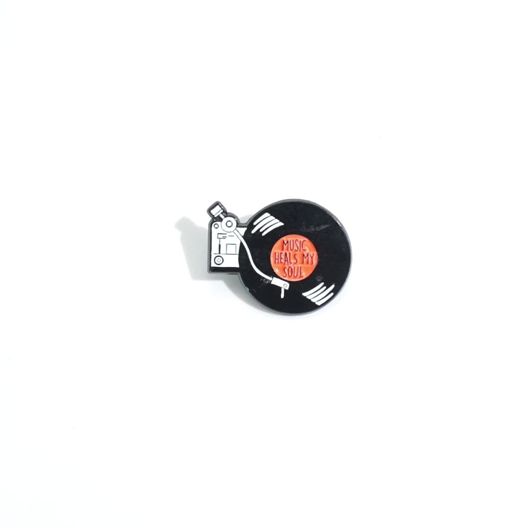 Customized Personalized Custom Design Brooches Pins Anime Style Zinc Alloy Custom Hard Enamel Pins Soft Enamel Pins