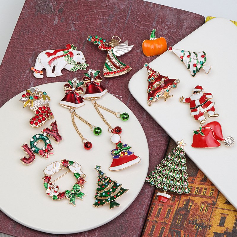 Christmas INS snowman corsage Christmas tree badge Metal dripping brooch clothing accessories