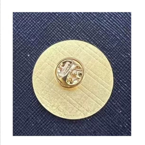 Customized Acrylic Badge Button Pin with round Metal Pattern Covered Retail Packaging Made by Maker for Badge Holder