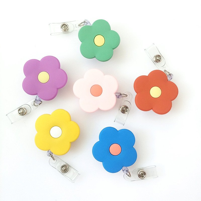 Flower-shaped Name Badge Soft Cartoon Easy To Pull Telescopic Buckle Customized Brooch Pin Work Certificate Lanyard Card Clip