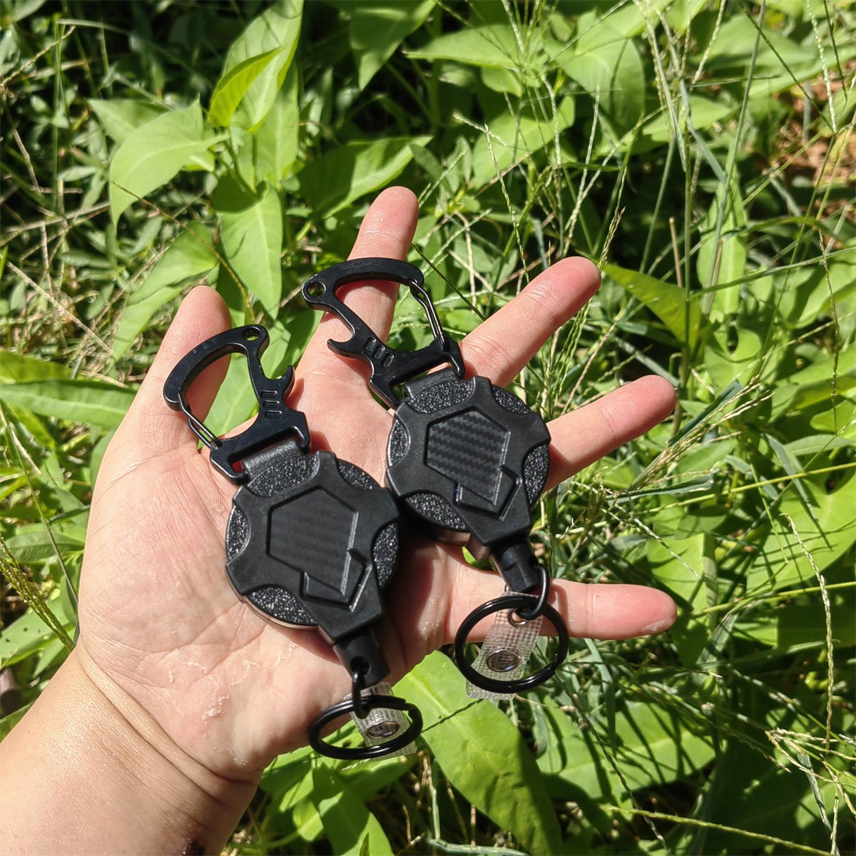 Outdoor 46mm Heavy Duty Carbon Fibre Retractable Badge Reels Holder Clip Keychain with Retract Bottle Opener Carabiner