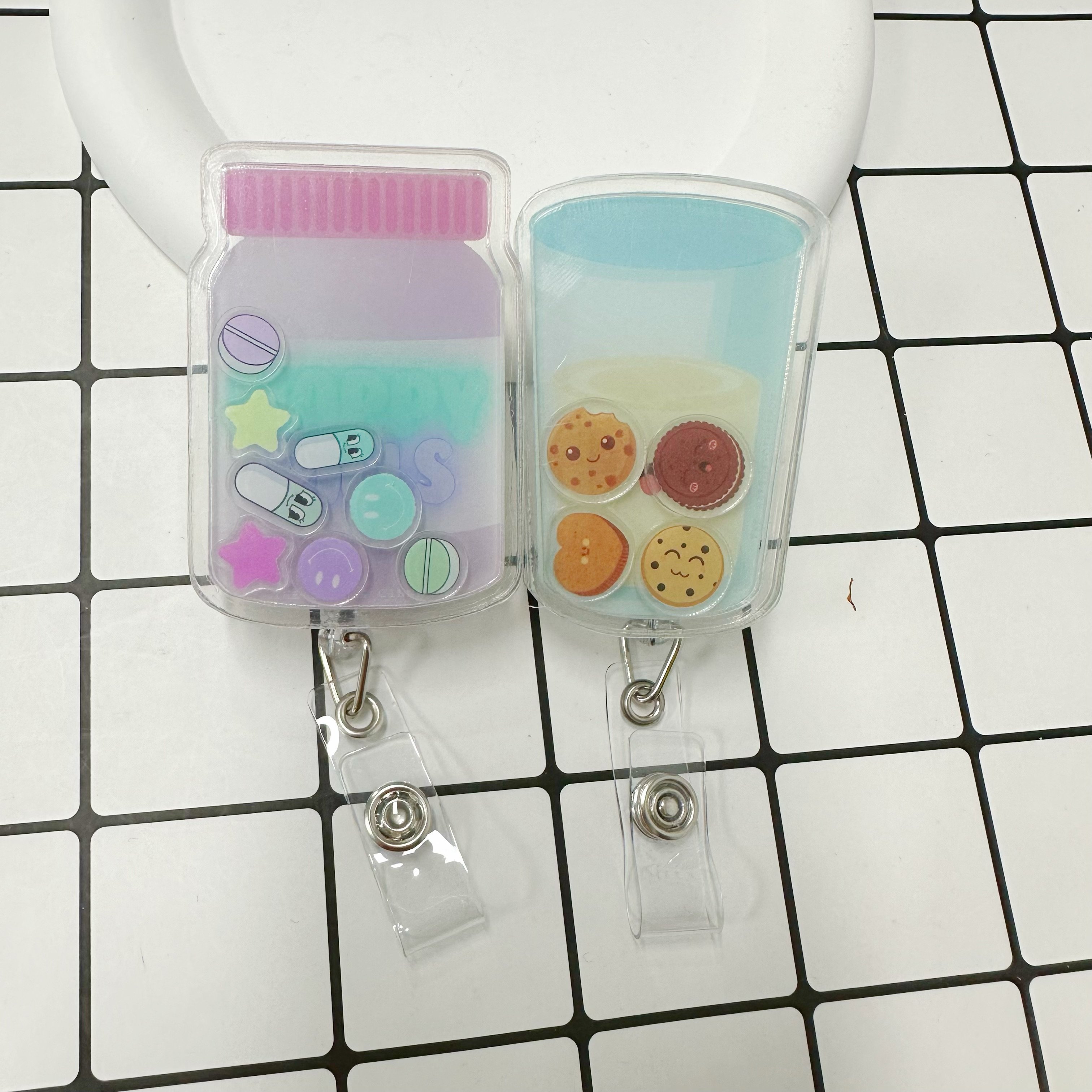 High quality custom design nurse accessories retractable acrylic shaker ID name badge reel holder with alligator clip