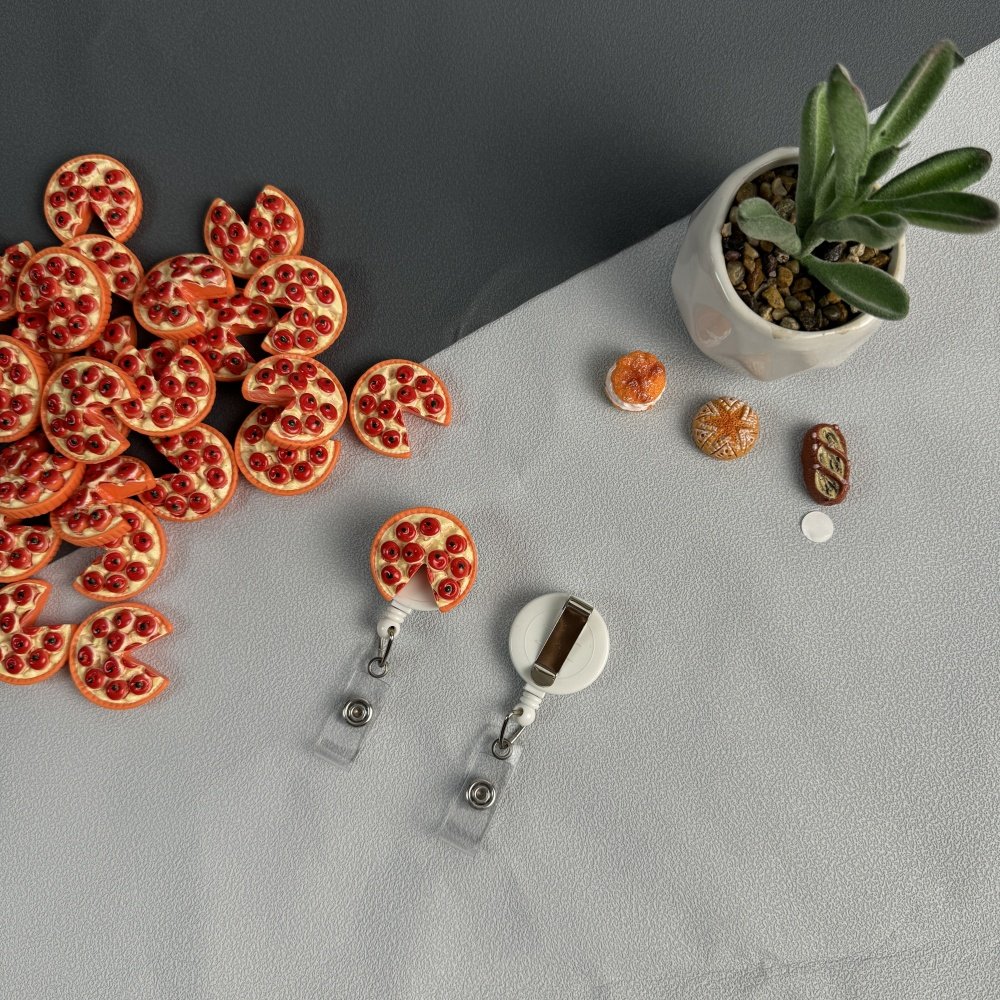 Bestom Customized Apple Pie Tart Tomato Cheese Pizza Badge Retractable ID Reel Identity Card Holder for Nurse Baker