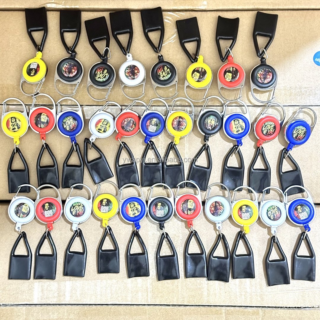 Portable Custom Design Retractable Lighter Keychain Badge Reel Lighter Protector Silicone Holder Clip Smoke Shop Accessories
