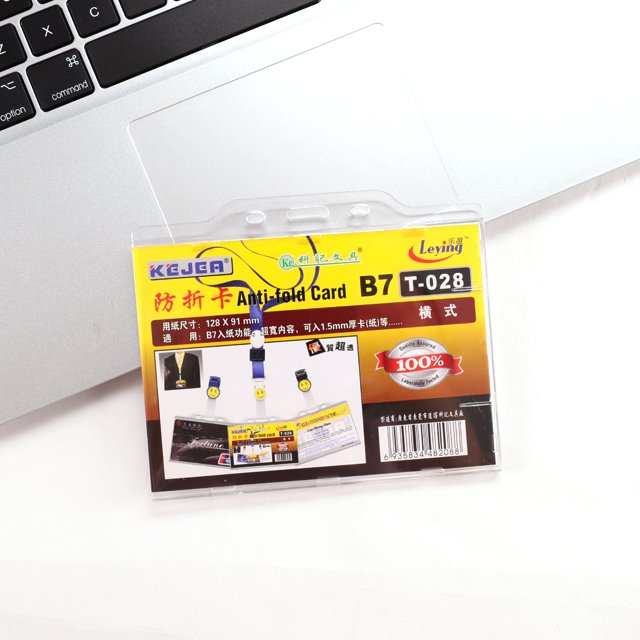 Transparent Hard Plastic Badge Holder Clear Credit Anti-fold ID Card Holder T-028