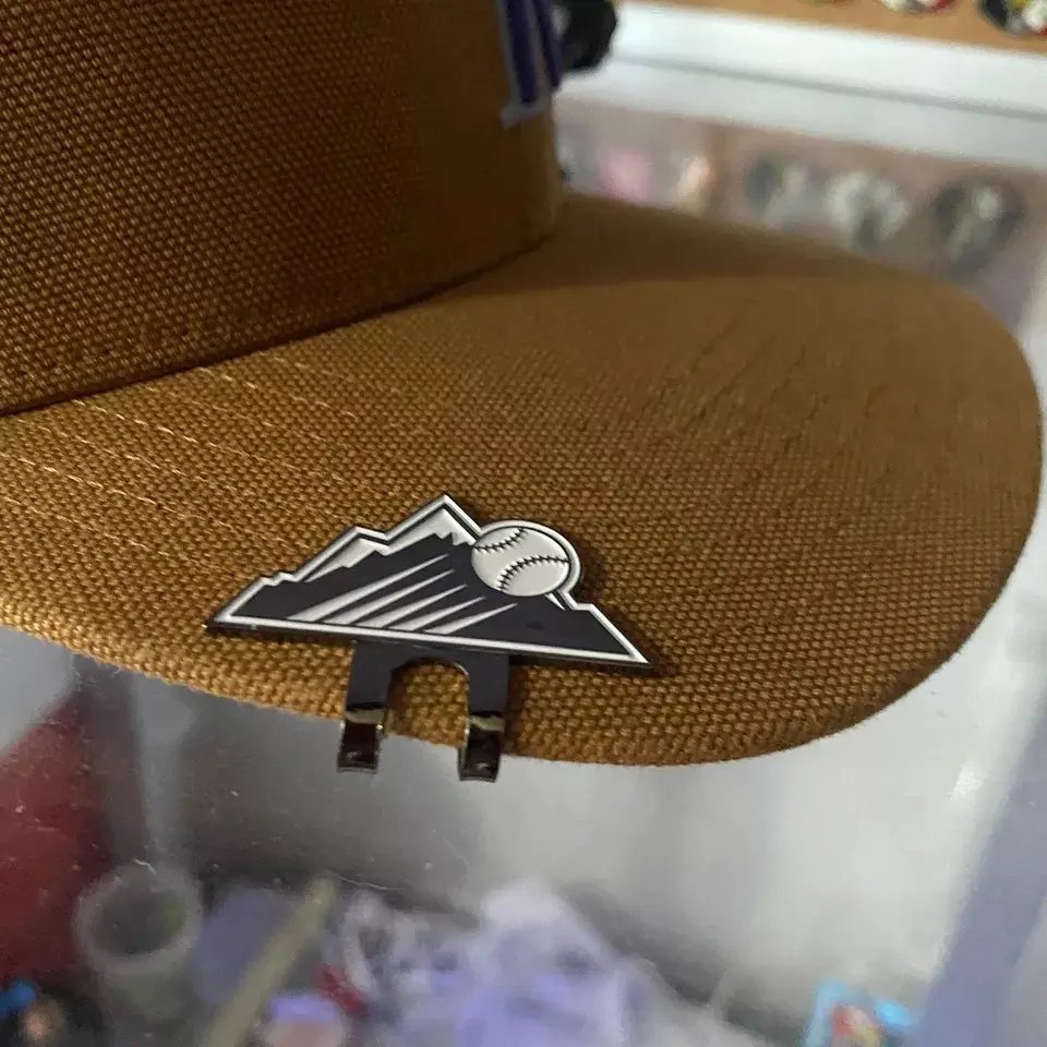 Manufacture Bulk Marker Custom your Logo Soft Hard Enamel Hat pin Metal Golf Hat Brim Clips pins Custom pins for hats