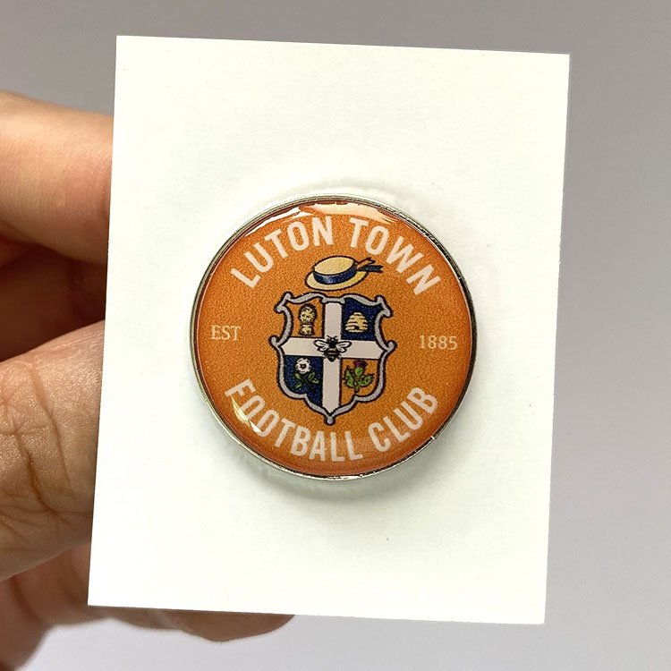 Customize brooch football pins soft enamel metal logo lapel cartoon id button badge holder soccer hard enamel name pin badges