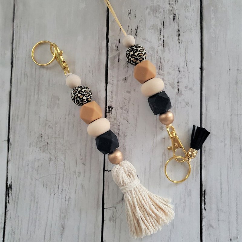 Personalized Teachers Nurse Lanyard kechain Wood Silicone Beaded macrame Keychain women