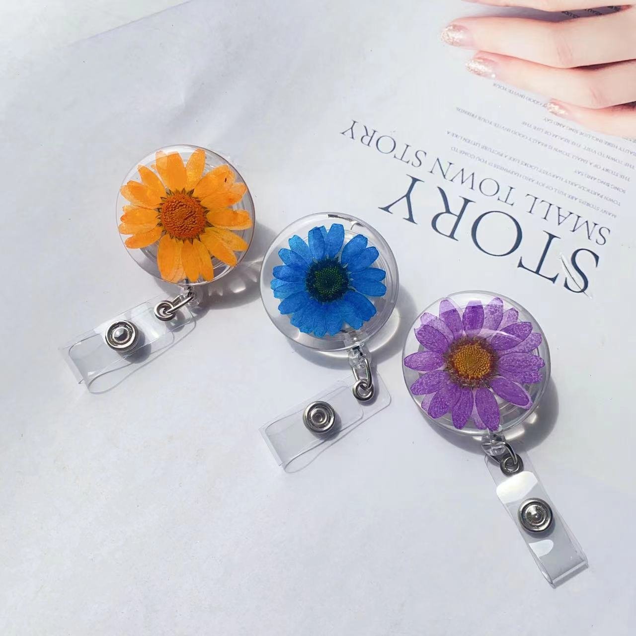 Round Flower Resin Nurse alligator clip name Badge Reel Retractable Holder