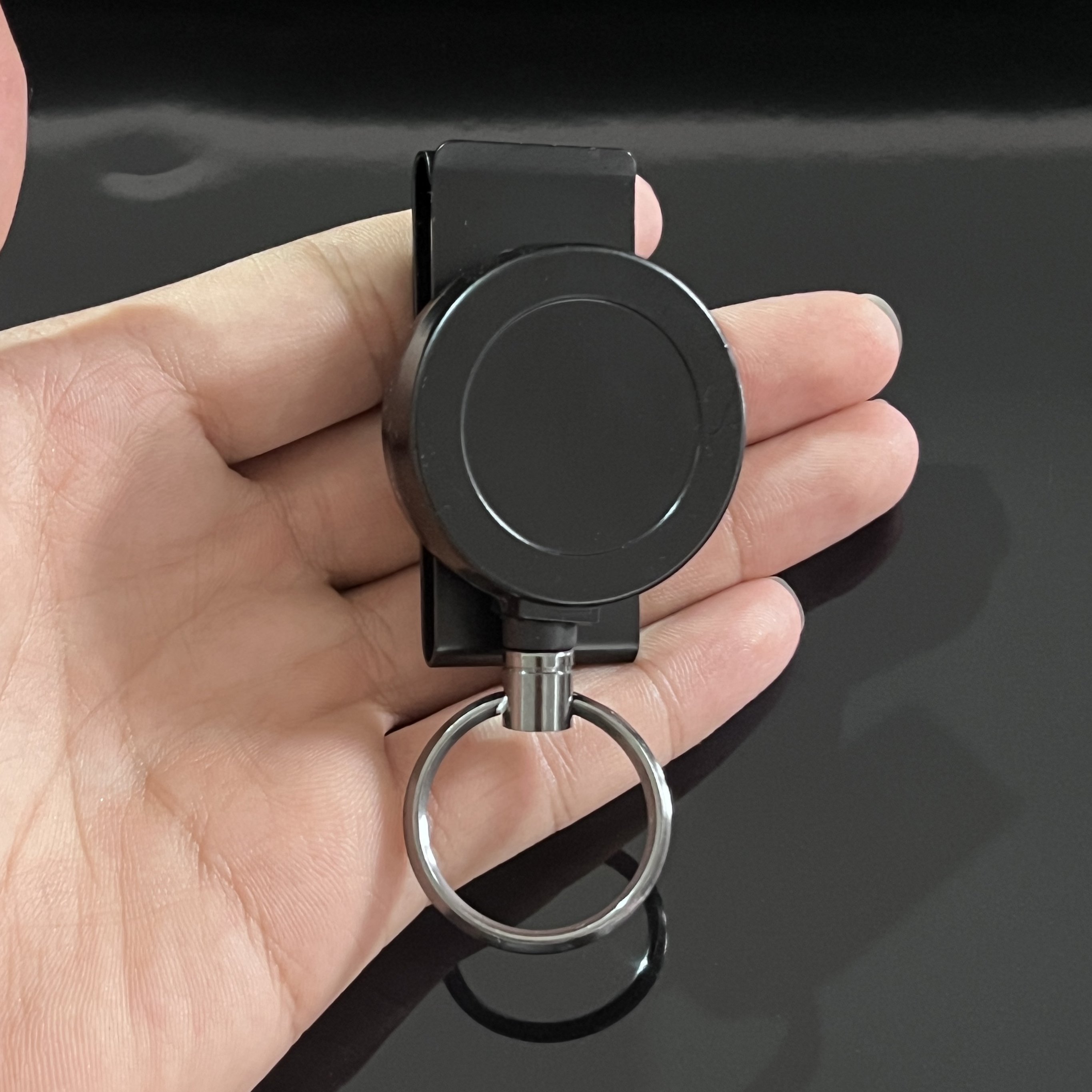 M-018 Heavy Duty Retractable Keychain With 360 Rotating Design Retractable Badge Holder With 27.5" Steel Cord And Key Ring