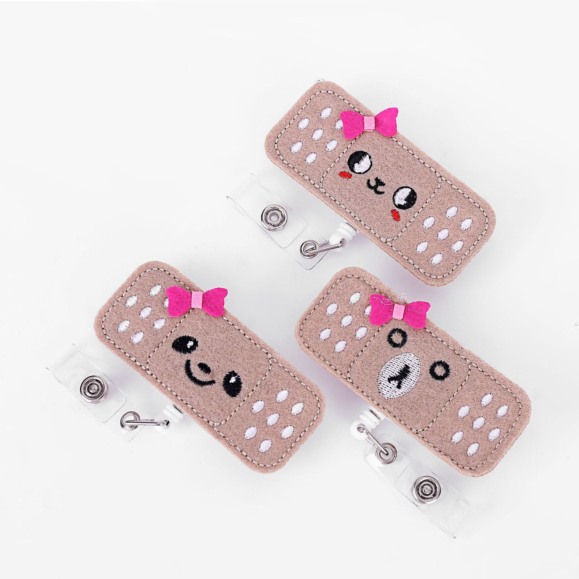 Kawaii Expression Retractable Badge Holder Cute Felt Badge Reels with Alligator Clip For Nurses Volunteer Students Teachers
