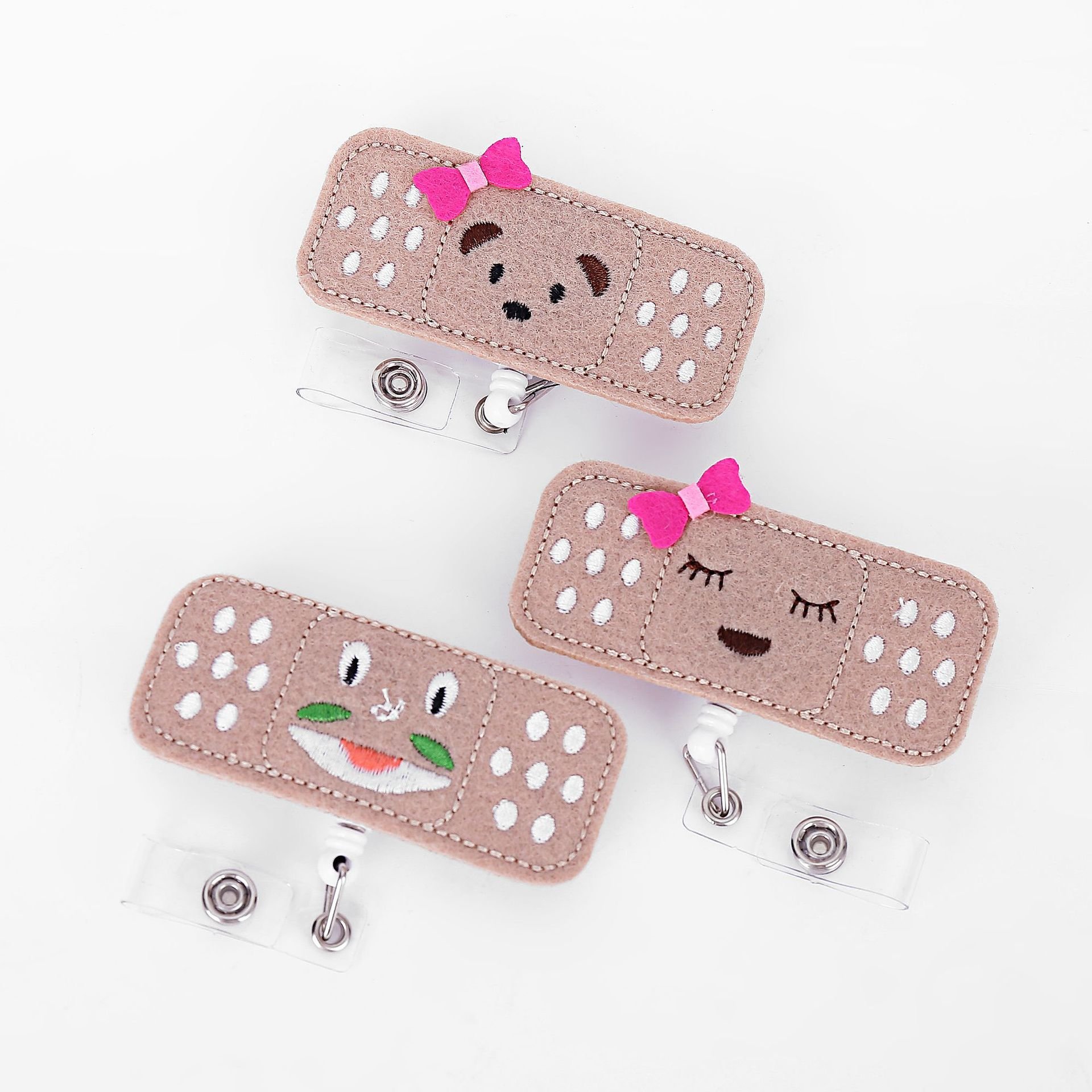 Kawaii Expression Retractable Badge Holder Cute Felt Badge Reels with Alligator Clip For Nurses Volunteer Students Teachers