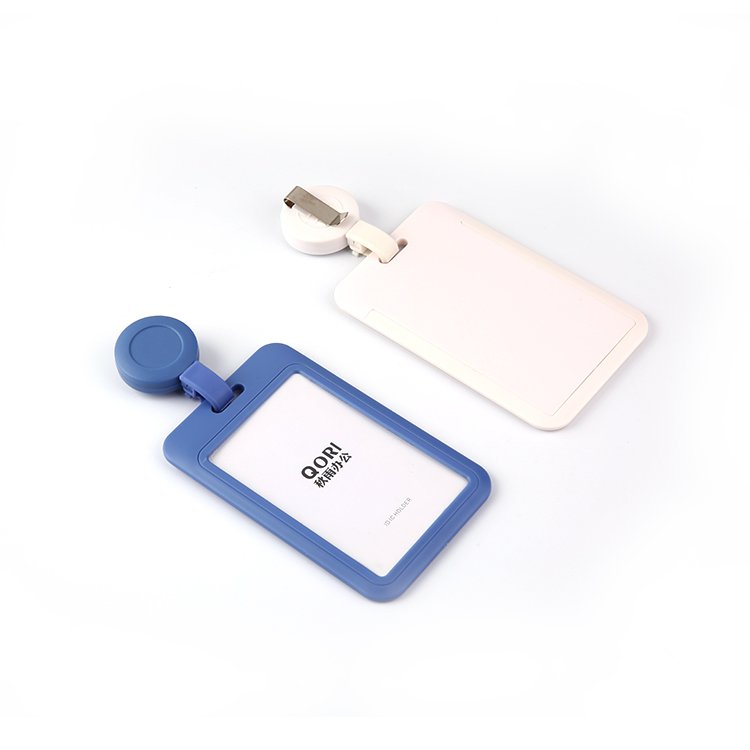 QORI Slide Chest Card Plus Sonic Head Easy Pull Buckle Plastic Lanyard Card Holder