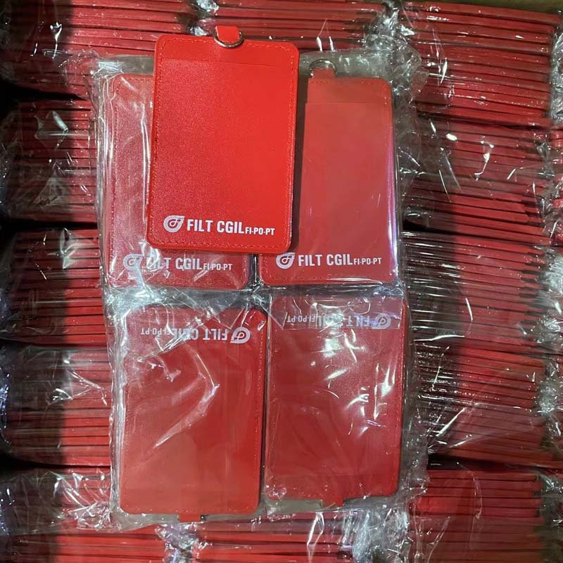 Promotional Wholesale Vertical Removable With 2 Credit Card Slots Pu Leather Id Badge Card holder