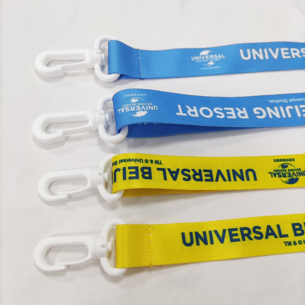 ID Name Badge Soft PVC Plastic Card Holder Vinyl Custom Clear Case Card Holder with Lanyard for Office Work