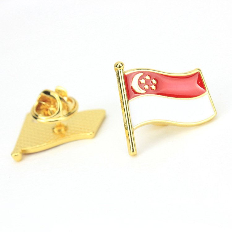 Italian Germany Canadian Flag Factory Custom Design Cheap Gold Enamel Lapel Pin Country Flag Badge of good quality