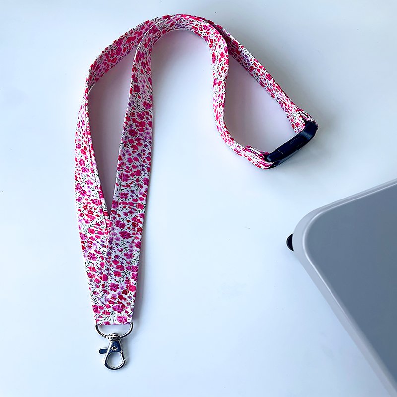 manufacture hot-sale popular designs adjustment kawaii printing Nylon Key Neck Strap Anime Long Keychain Lanyard