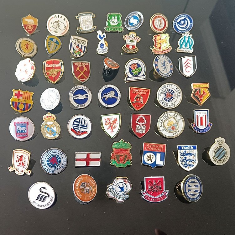 Custom metal magnetic medal brooches 3M adhesive women barcelona lapel print epoxy pin enamel name badge holder soccer pins
