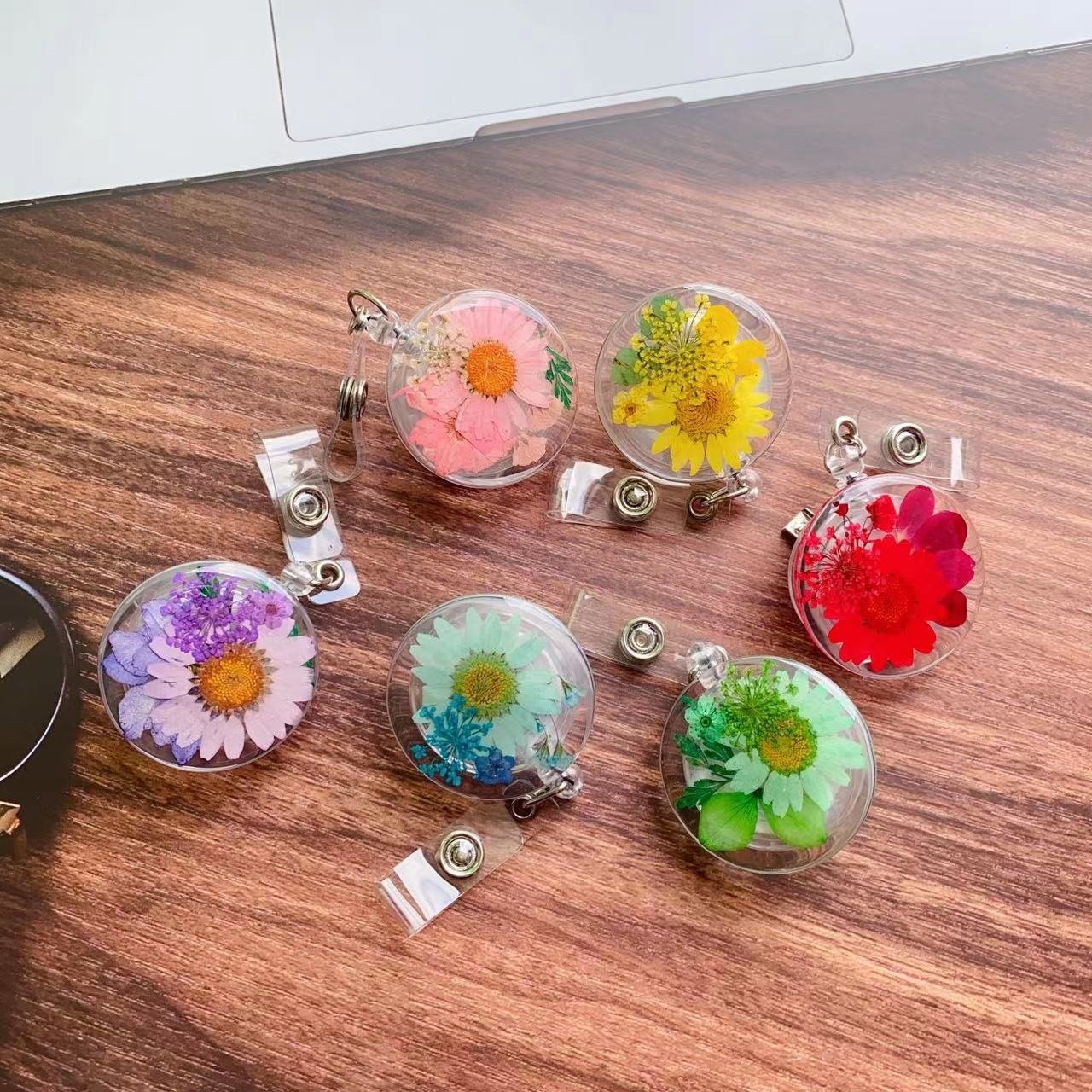 Round Flower Resin Nurse Alligator clip name Badge Reel Retractable Holder