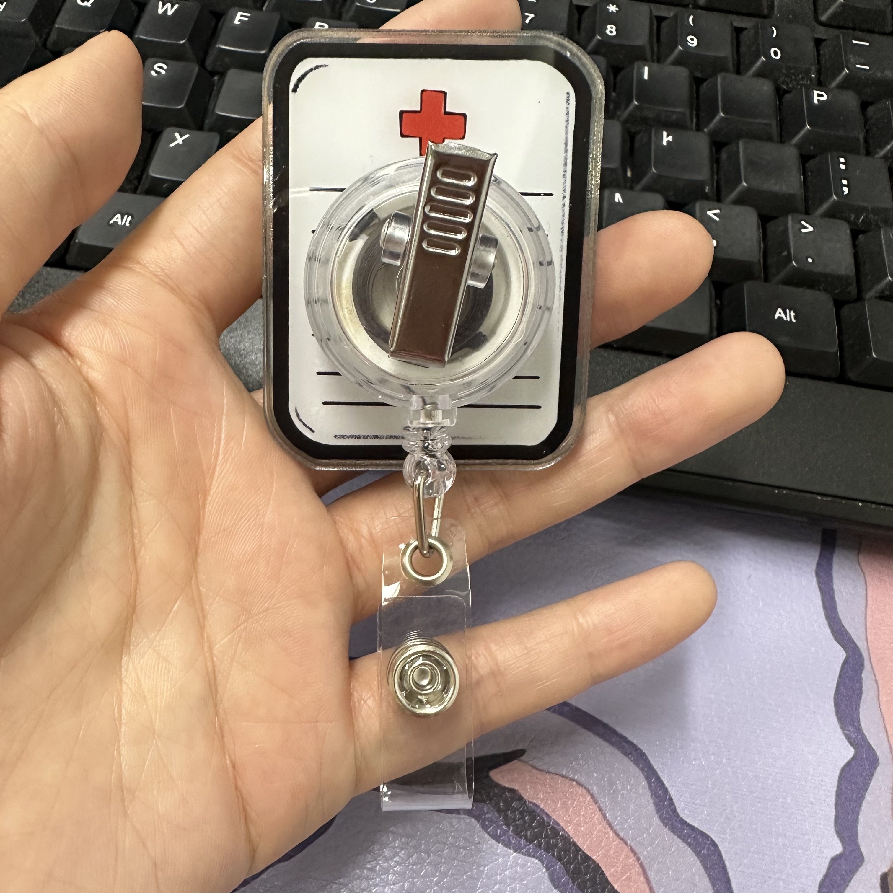 Custom Cartoon Design Retractable Acrylic Shaker Badge Reel and Nurse Accessories ID Card Badge Holder with Alligator Clip