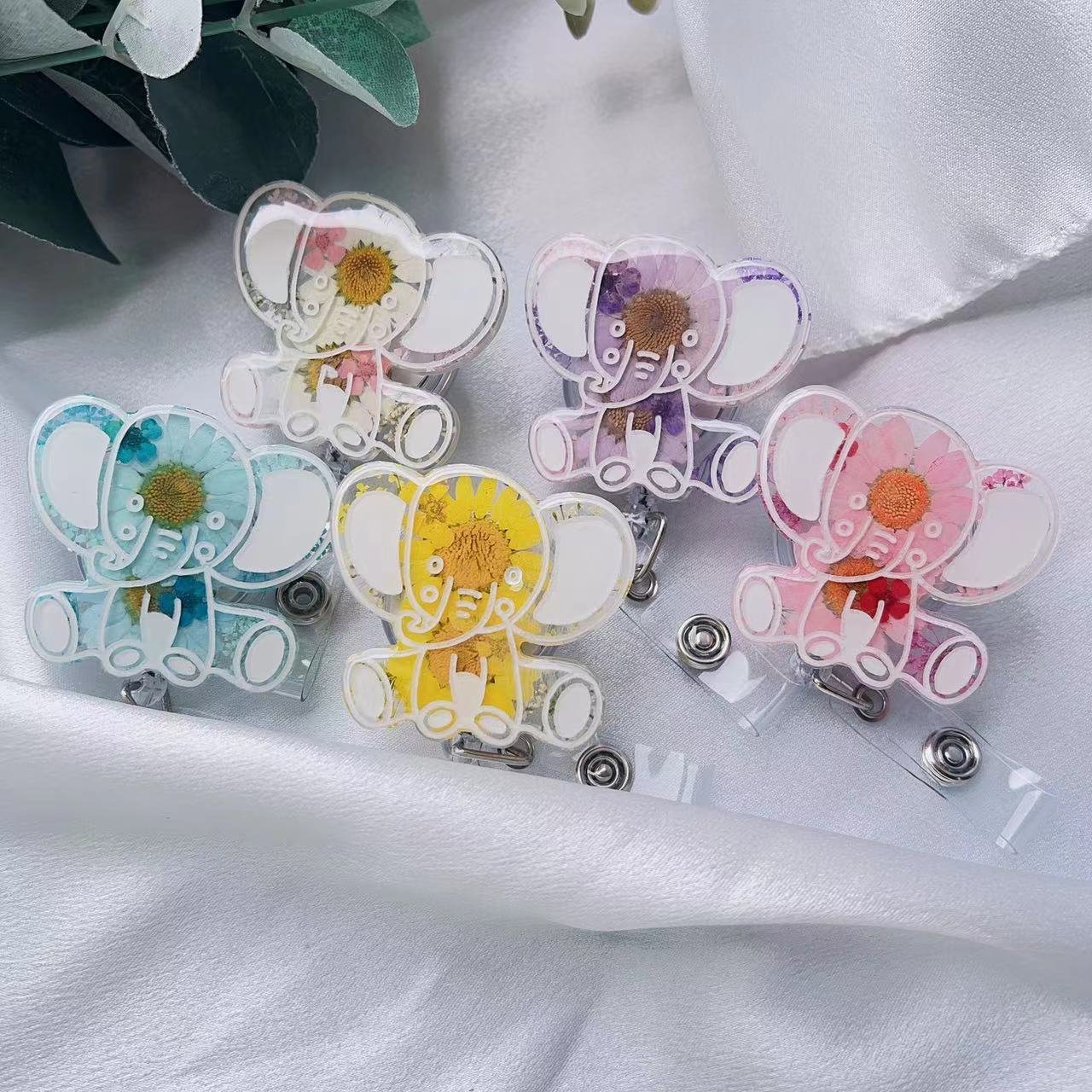 Customized Logo elephant floral Nursing nurse doctor work student Badge Reel Retractable ID Card Badge Holder Alligator Clip