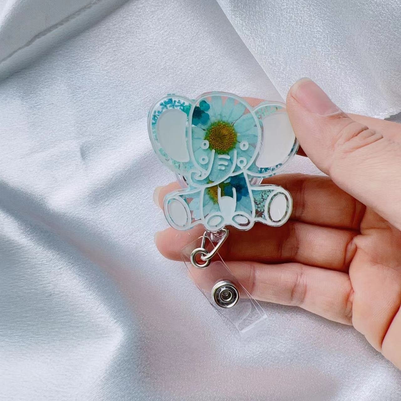 Customized Logo elephant floral Nursing nurse doctor work student Badge Reel Retractable ID Card Badge Holder Alligator Clip