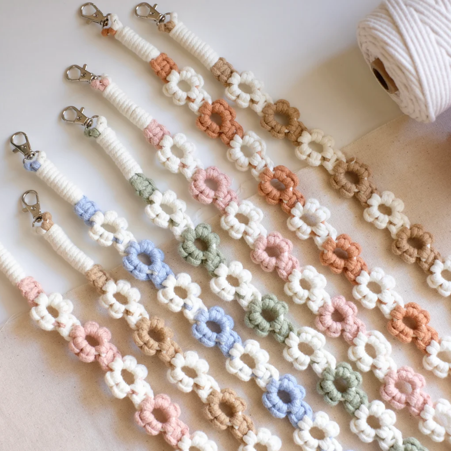 Adjustable Two Colors Flower Macrame Lanyard Handmade Phone Accessories Cute ID Work Badge Holder Floral Keychain Strap