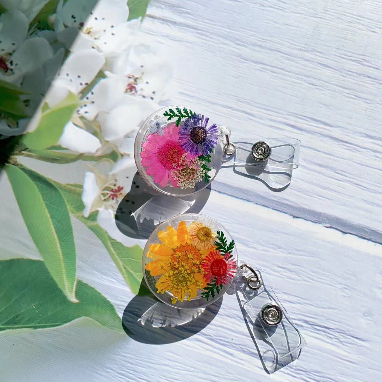 Flower Retractable Name Badge Reel ID Holder Alligator Clip For Nurse Doctor Gift Accessories