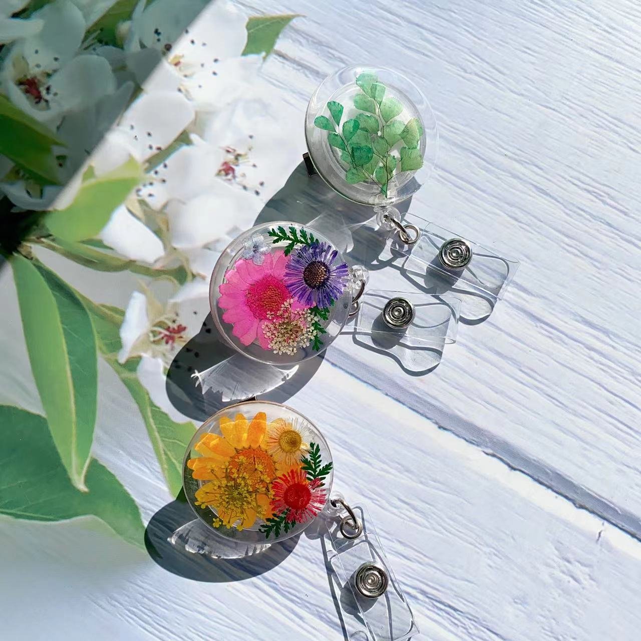 Flower Retractable Name Badge Reel ID Holder Alligator Clip For Nurse Doctor Gift Accessories