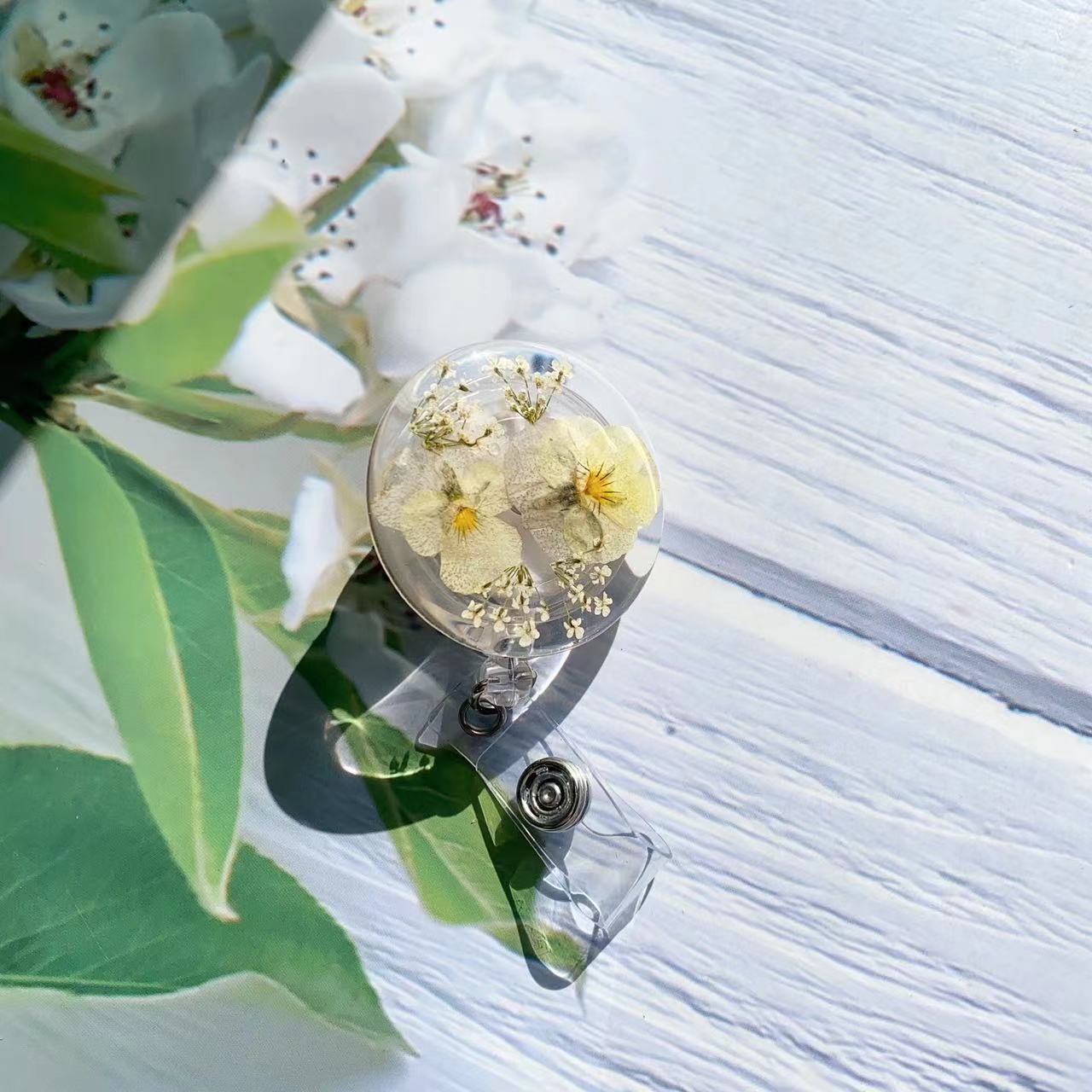 Flower Retractable Name Badge Reel ID Holder Alligator Clip For Nurse Doctor Gift Accessories