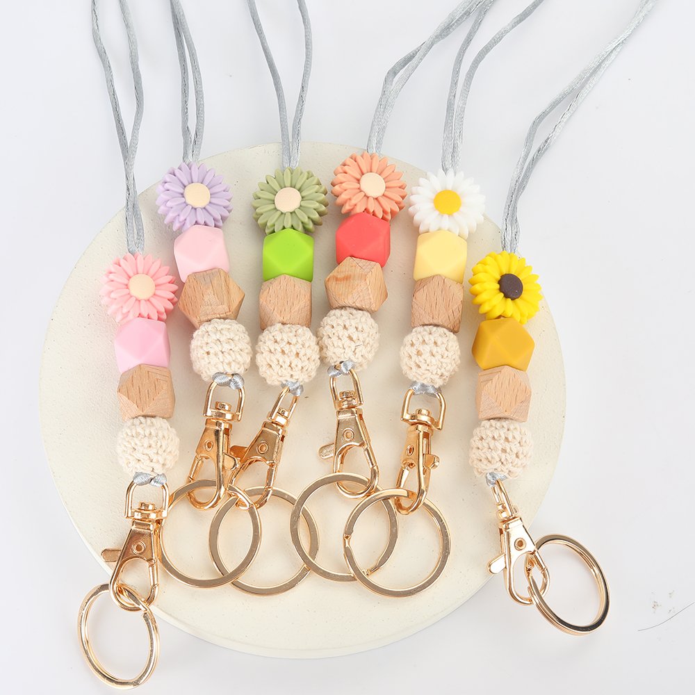 Low MOQ Daisy Silicone Bead Keys ID Card Holder Lanyard For Teacher Gift Wood Beaded Breakaway Lanyards
