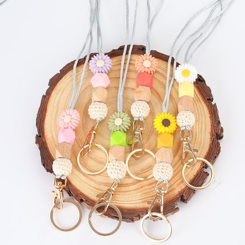 Low MOQ Daisy Silicone Bead Keys ID Card Holder Lanyard For Teacher Gift Wood Beaded Breakaway Lanyards