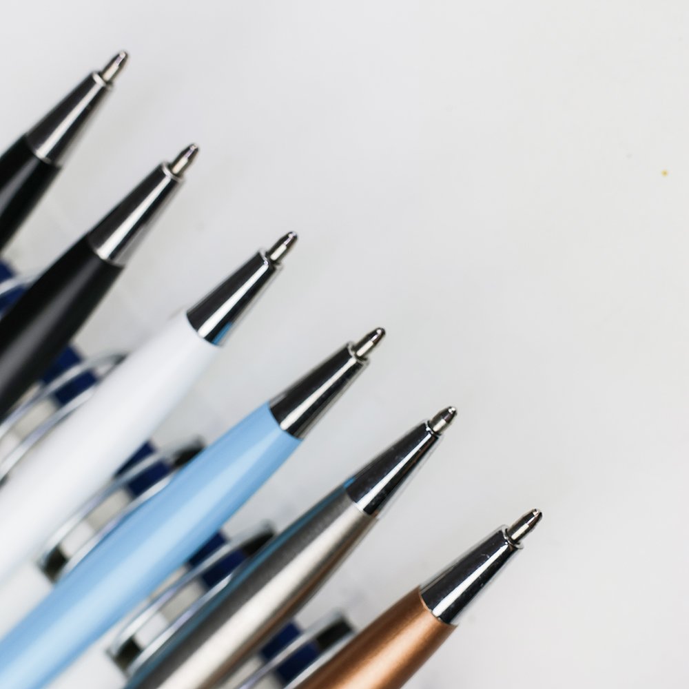 Factory best quality wholesale cheaper metal slim ballpoint pens writing small pen custom logo