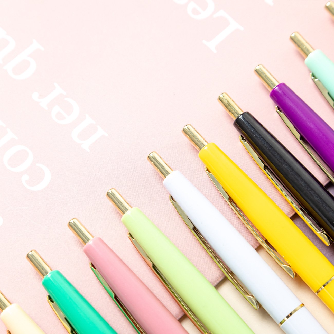 Smooth Writing MultiColor Plastic Ball Pens Customized Logo Advertising Wholesale Click Ball Pen
