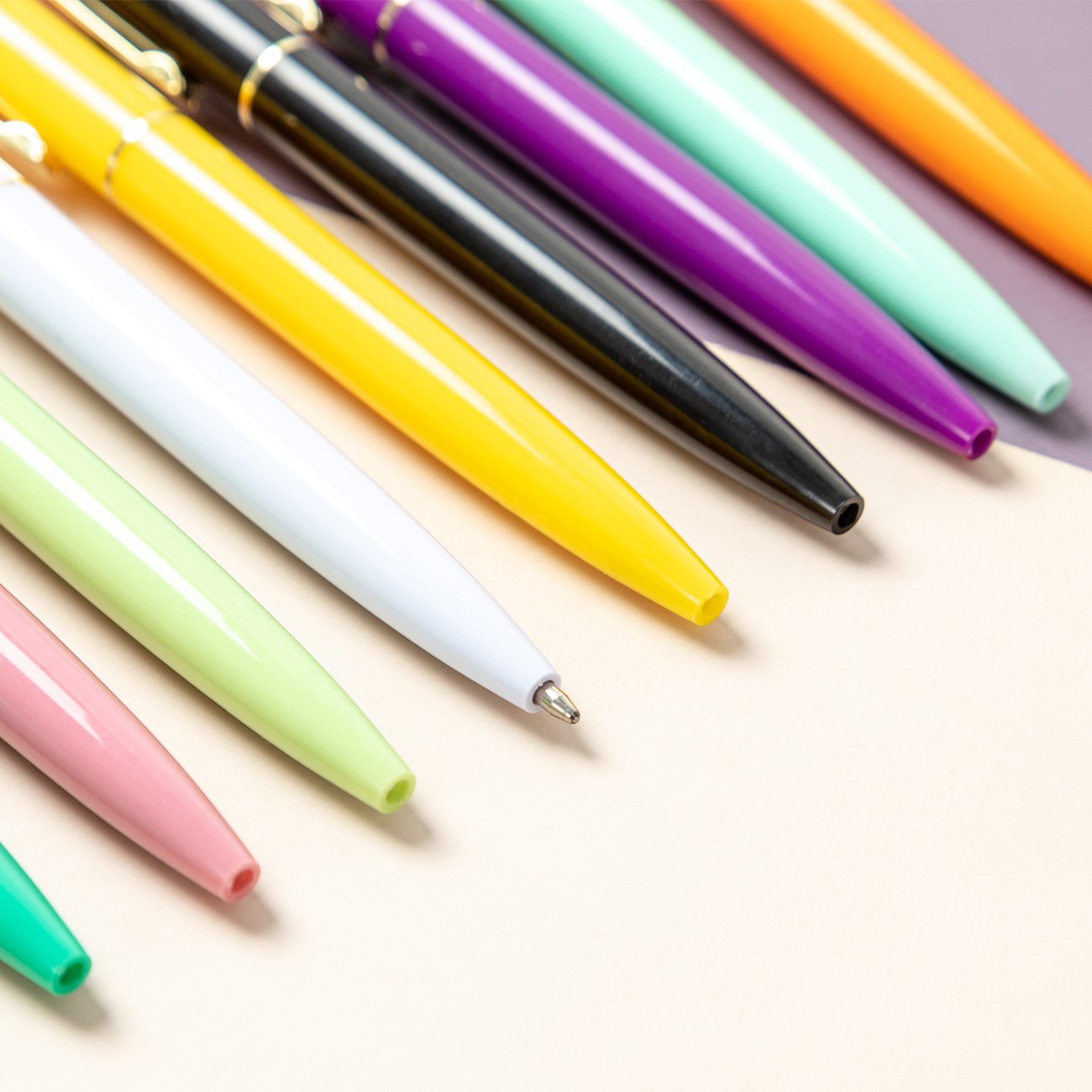Smooth Writing MultiColor Plastic Ball Pens Customized Logo Advertising Wholesale Click Ball Pen