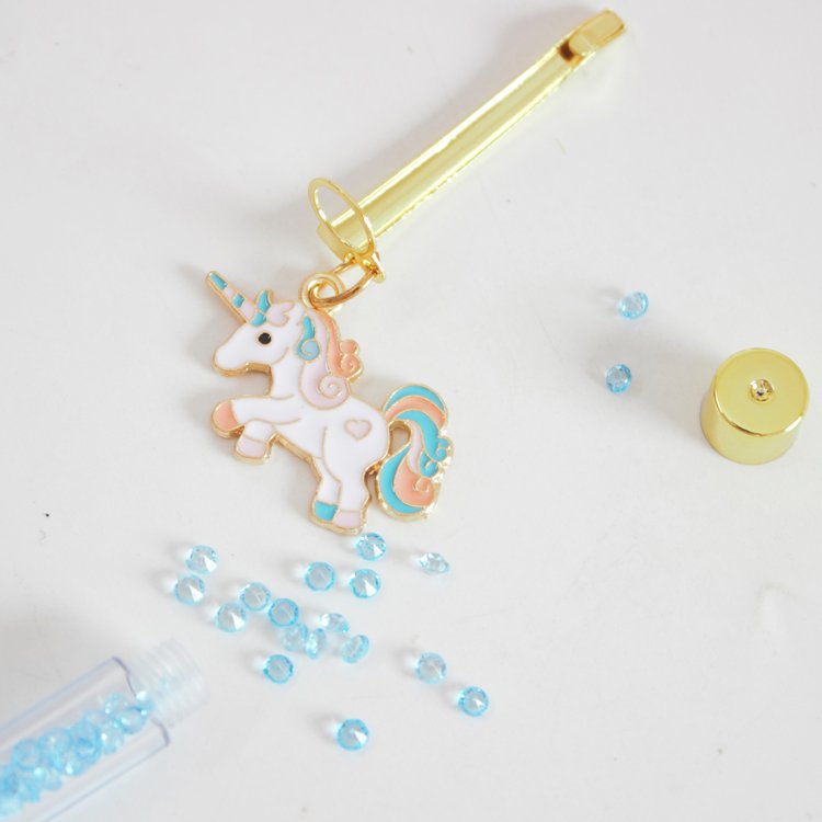 O&Q manufacturers unique design Dream Unicorn Pendant ballpoint pen with shiny crystal sand for student girl gifts