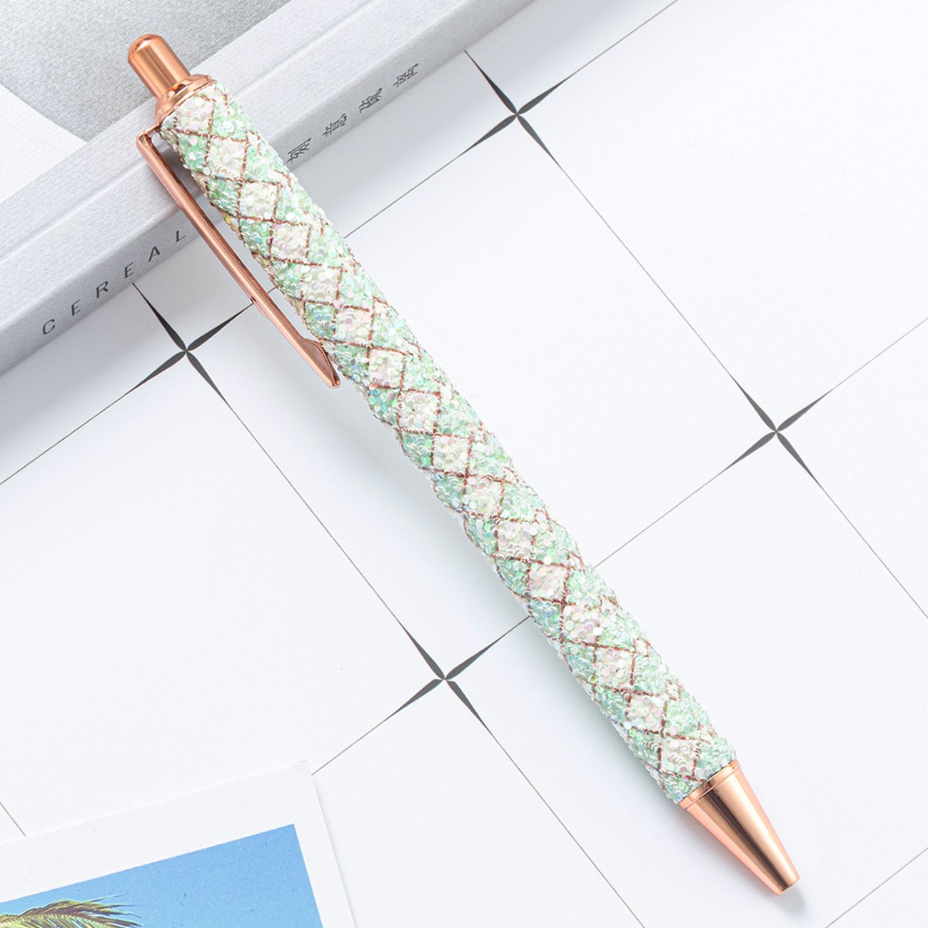 Luxury Elegant Crystal Ballpoint Pen Sequin Design Novel Business Metal Promotional Gift Pen School Office Use
