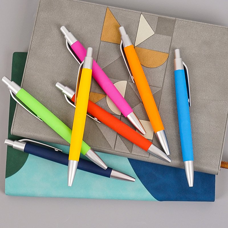 Advertising Wholesale Retractable Metal Pens Custom Luxury Ballpoint Pen Plastic for Promotional Gifts