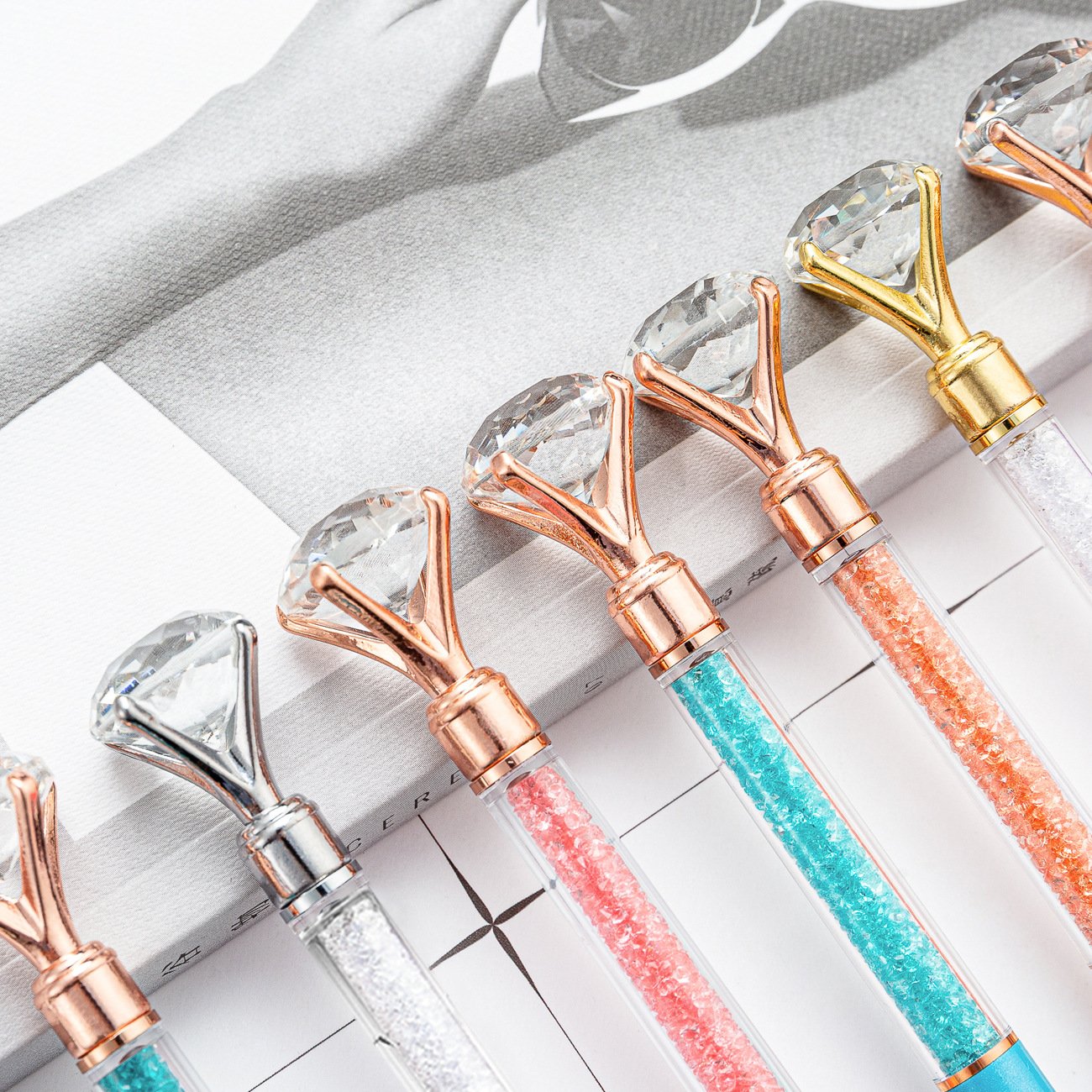 Wholesale Creative Crystal Diamond Ballpoint Pen Novelty Business Metal Body Custom Logo Metal Material Customizable