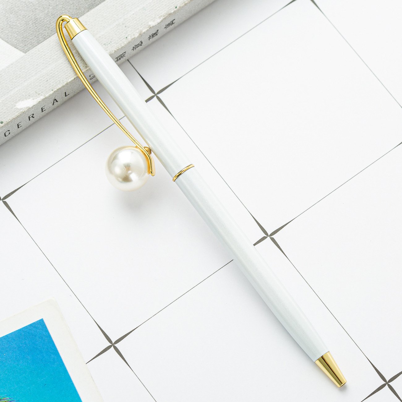 Creative Colorful Pearl Crystal Ballpoint Novelty Design Metal Pen for Promotional Gifts and Office Supplies with Custom Logo