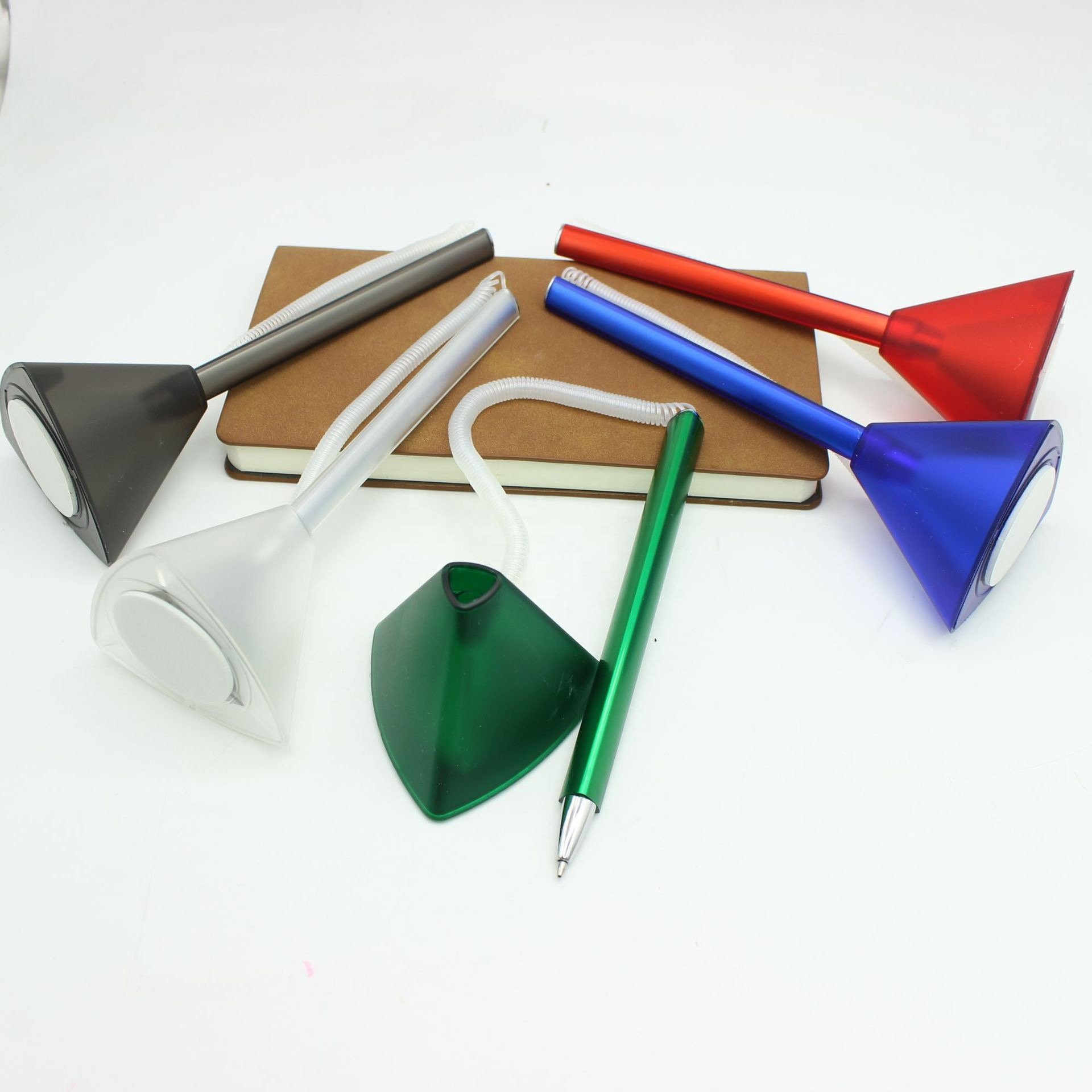 Promotional Plastic Bank Stand Signature Advertising Table Desk Ballpoint Pen with Triangle-shape Base
